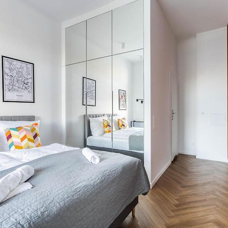 Nowoczesne I Stylowe Studia Very Berry W Poznaniu By Noclegi Renters Luaran gambar