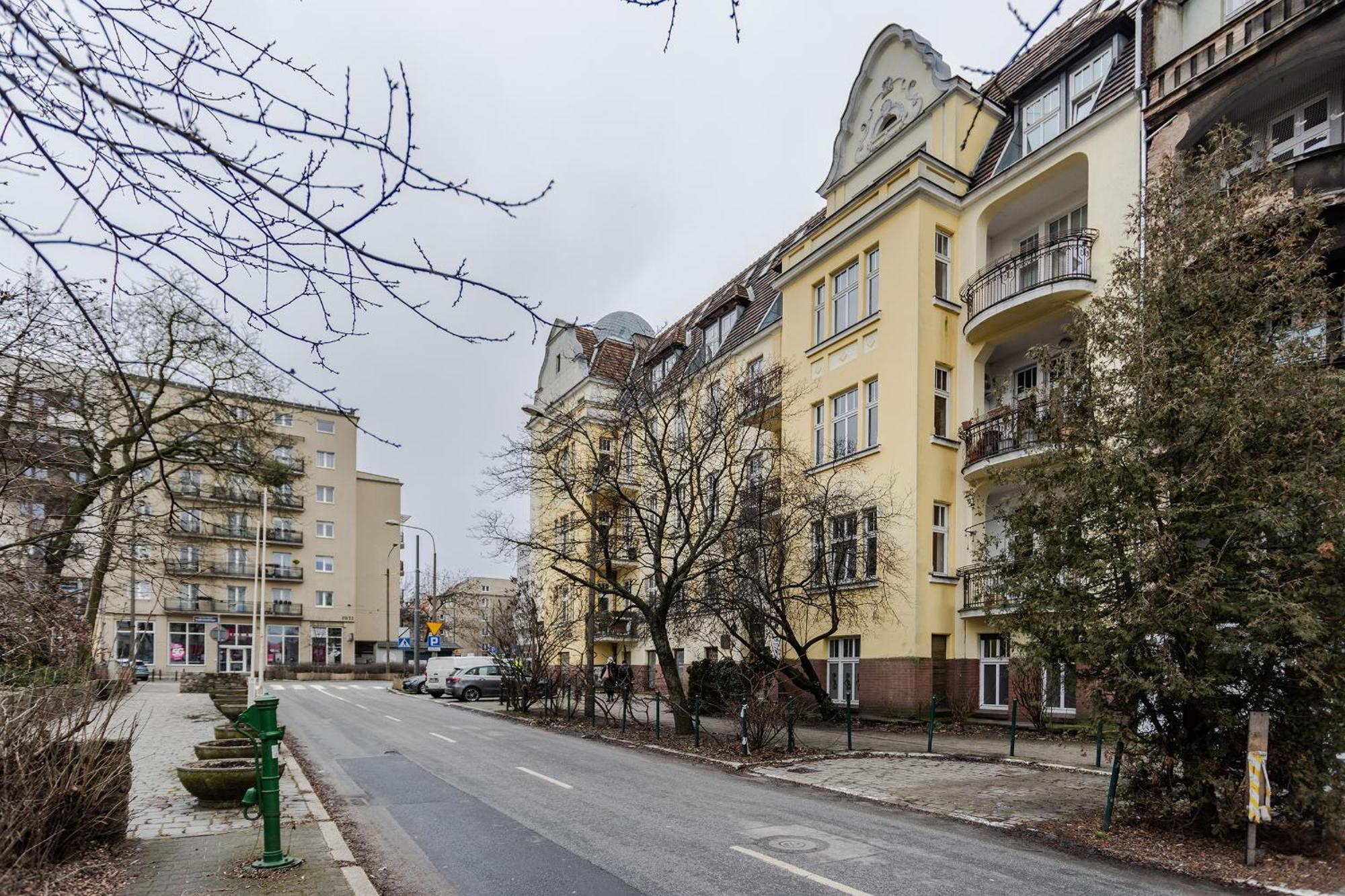 Nowoczesne I Stylowe Studia Very Berry W Poznaniu By Noclegi Renters Luaran gambar