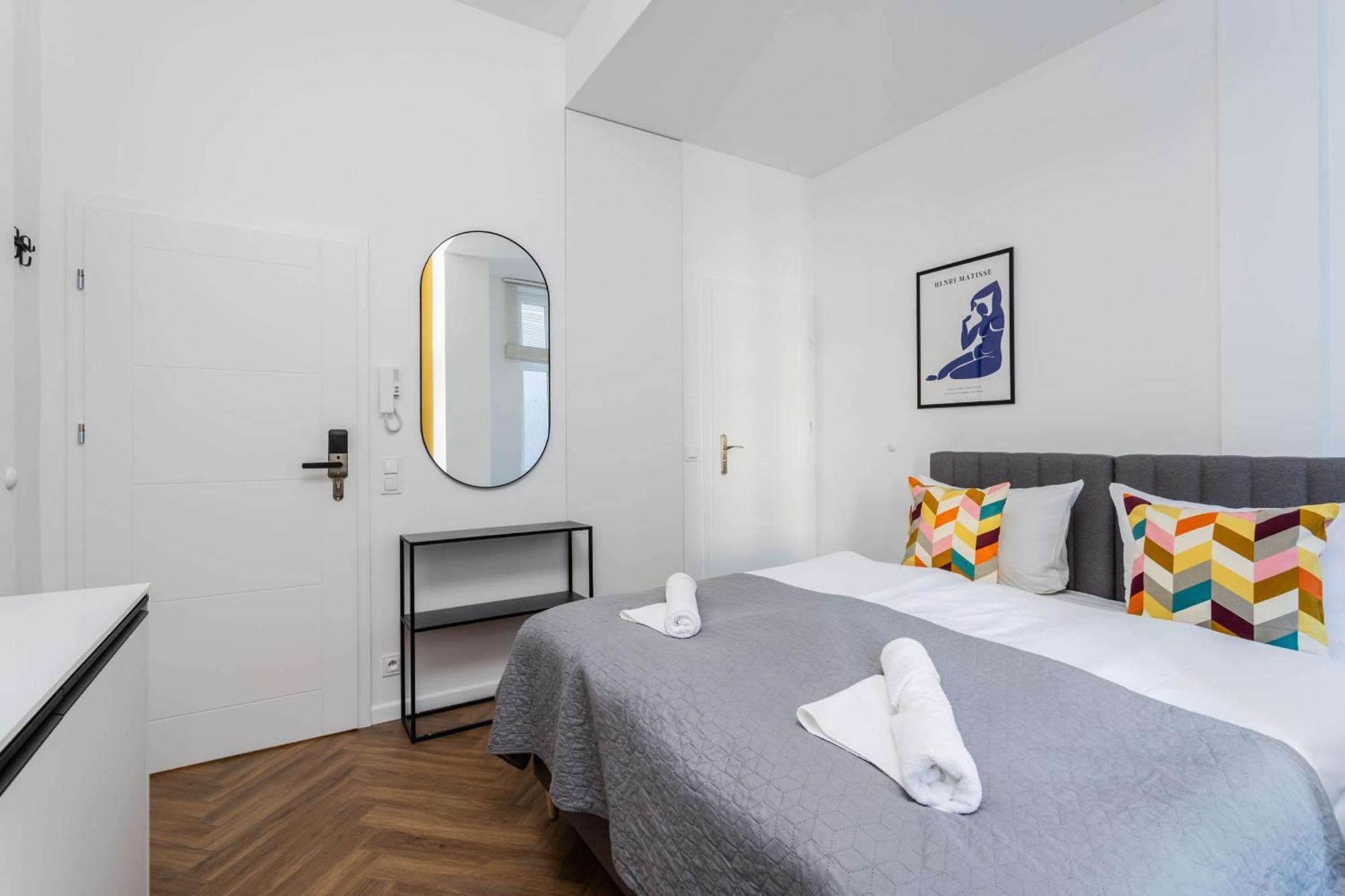 Nowoczesne I Stylowe Studia Very Berry W Poznaniu By Noclegi Renters Luaran gambar