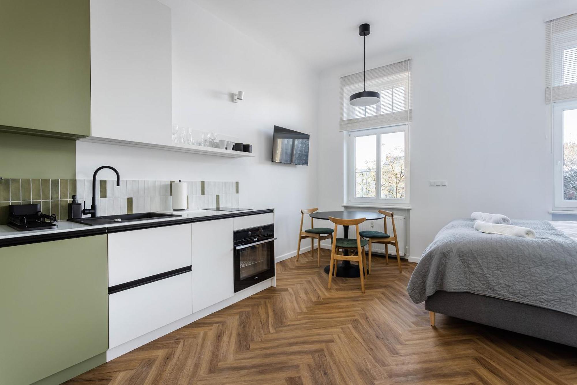Nowoczesne I Stylowe Studia Very Berry W Poznaniu By Noclegi Renters Luaran gambar