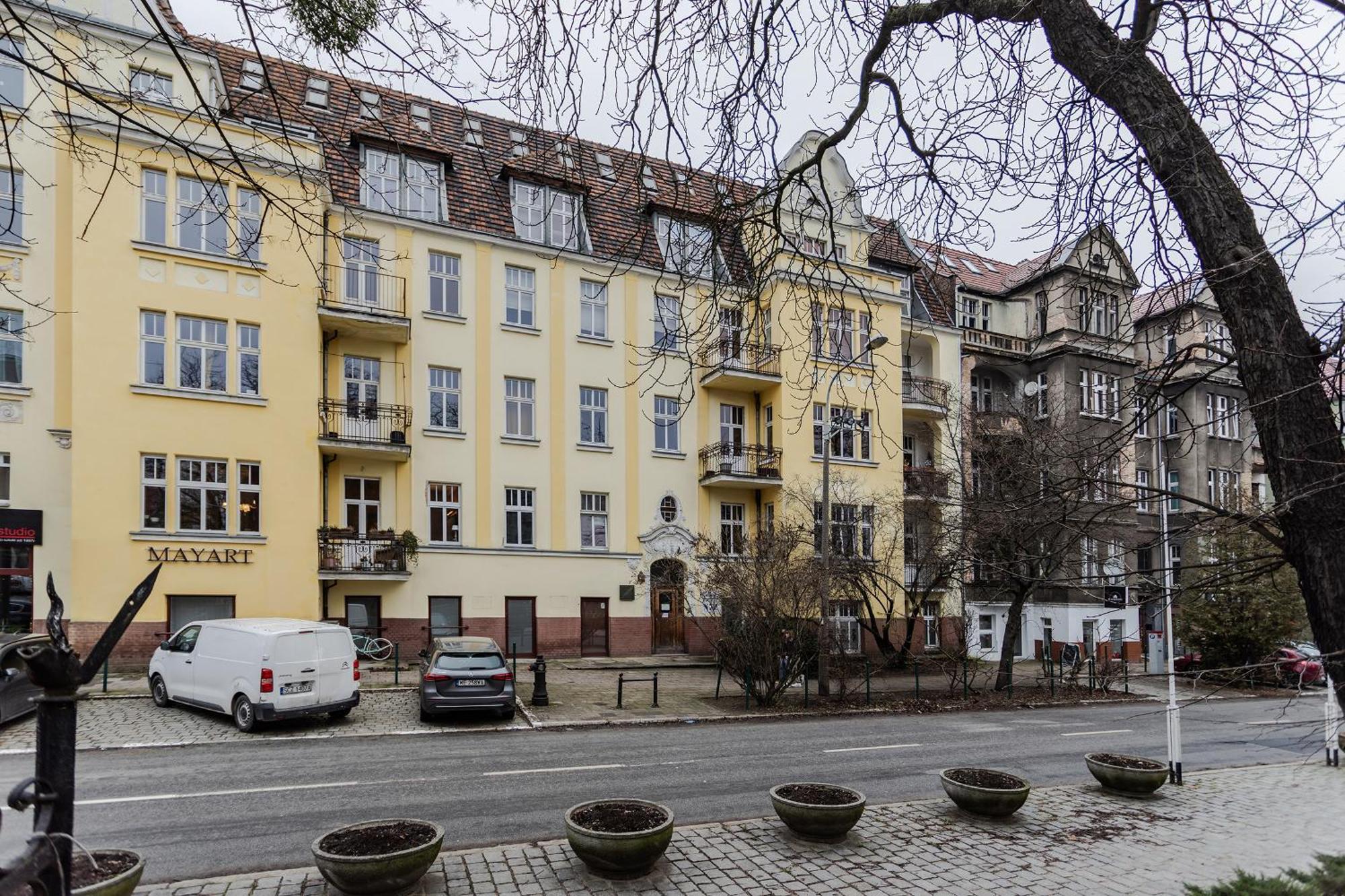 Nowoczesne I Stylowe Studia Very Berry W Poznaniu By Noclegi Renters Luaran gambar